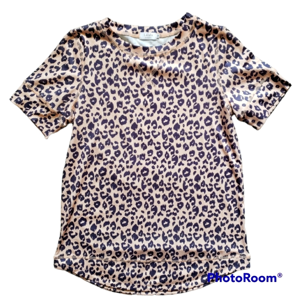 Lalala Womens Short Sleeve Round Neckline Cheetah Print in Peach in Size Small